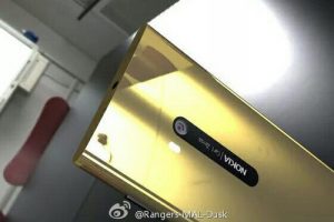 รุ่นส่งท้าย Nokia Lumia 920 จับมาชุบทองเเละขึ้นขายใหม่