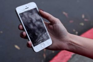อะไรบ้าง? ที่ทำให้ iPhone ของเราหมดประกัน