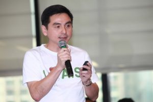 เปิดตัวแล้ว CEO ของ AIS คนใหม่ คุณสมชัย เลิศสุทธิวงศ์