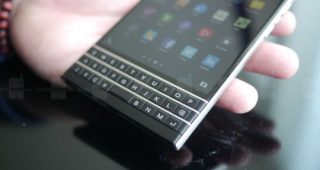 BlackBerry Passport เตรียมเปิดตัวกันยานี้