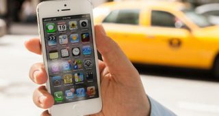 Apple เตรียมเปลี่ยนแบตเตอรี่ iPhone 5 เพราะเเบตหมดเเล้วกว่าปกติ