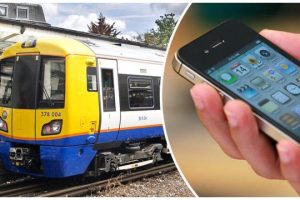 หนุ่มอังกฤษเสียบปลั๊กชาร์จ iPhone บนรถไฟถูกจับกุมข้อหา “ขโมยไฟฟ้าใช้!”