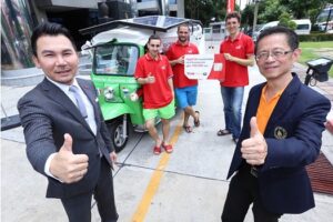 ทรูมูฟ เอช ร่วมพาตุ๊กตุ๊กไทยพลังไฟฟ้าโกอินเตอร์สู่ฝรั่งเศสสนับสนุนซิมการ์ดพร้อมค่าโทรตลอดทริปมูลค่า 100,000 บาท