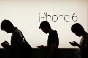 “ดัชนี iPhone” ชี้คนกรุงเทพฯ ต้องทำงานทั้งเดือนถึงจะซื้อ iPhone 6 ได้ ขณะที่คนนิวยอร์กทำงานแค่ 3 วัน เท่านั้น!!