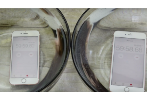 เชื่อหรือไม่!? iPhone 6s และ iPhone 6s Plus กันน้ำได้เป็นชั่วโมง มาดูกันเลย