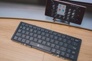 เปิดตัว iClever แป้นพิมพ์ Bluetooth พับเก็บได้ สำหรับสมาร์ทโฟน