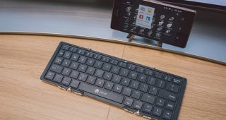เปิดตัว iClever แป้นพิมพ์ Bluetooth พับเก็บได้ สำหรับสมาร์ทโฟน