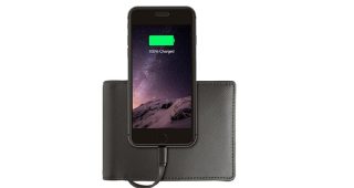 ล้ำ!! Nomad Wallet กระเป๋าสตางค์ที่มาพร้อม Power Bank ชาร์จแบตเตอรี่สมาร์ทโฟน
