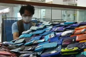 เอาโทรศัพท์มือถือเก่า 25,000 เครื่องมาประกอบเป็นรถคันเท่าจริงที่ Taiwan