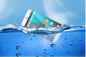 เผยโฉม COMET สมาร์ทโฟนรุ่นแรกของโลกตกน้ำแล้วไม่จม สามารถขึ้นมาลอยเหนือผิวน้ำได้