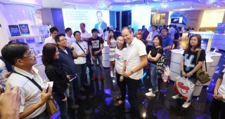 ผู้บริหาร dtac ออกพบปะลูกค้า เพื่อขอบคุณหลังจบประมูล 900 MHz