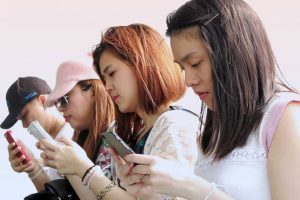 ไทย ติดกลุ่มประเทศที่ผู้คนใช้เวลาสูงสุดบนหน้าจอ 4.1 ชั่วโมงต่อวัน