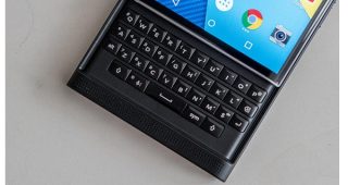 BlackBerry ประกาศยุติ BlackBerry OS และหันมาใช้ Android อย่างเป็นทางการในปี 2016