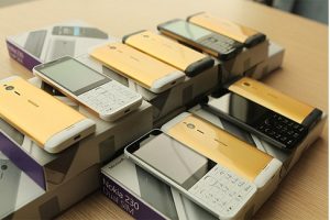 เวียดนามผลิต Nokia 230 ฟีเจอร์โฟนหรูหรา ฝาหลังเป็นทองคำแท้ 24K