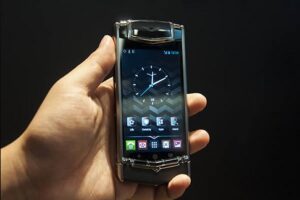 สมาร์ทโฟนรุ่นแรกที่ใช้เทคโนโลยีหน้าจอ Sapphire คือรุ่นใด ไปชมกันเลย!