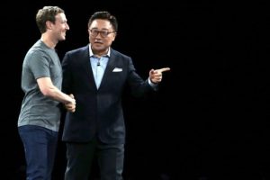 มาร์ก ซักเคอร์เบิร์ก เรียกเสียงฮือฮาบนเวทีเปิดตัว Samsung Galaxy S7 ในงาน MWC 2016