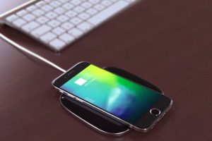 Apple พัฒนาเทคโนโลยีชาร์จไร้สาย cutting-edge ใช้งานสมาร์ทโฟนได้ขณะชาร์จ