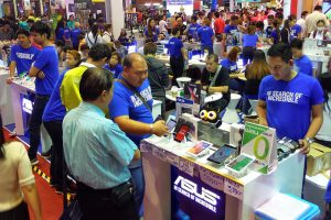 Asus Zenfone Max กระแสแรง ขายดีสุดในบูธเอซุส งาน Mobile Expo ล่าสุด