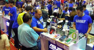 Asus Zenfone Max กระแสแรง ขายดีสุดในบูธเอซุส งาน Mobile Expo ล่าสุด