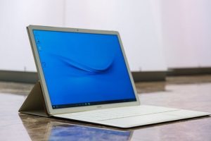 เปิดตัว Huawei Mate Book แท็บเล็ต 2-in-1 รัน Windows 10 มาพร้อมปากกา MatePen หน้าจอระดับ 2K