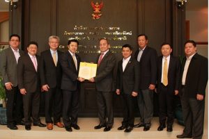 TrueMove H ได้รับใบอนุญาตประกอบการคลื่นความถี่ 900 MHz อย่างเป็นทางการจาก กสทช. แล้ว!