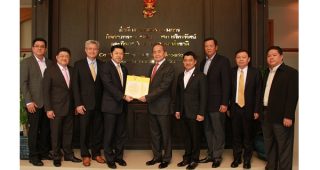 TrueMove H ได้รับใบอนุญาตประกอบการคลื่นความถี่ 900 MHz อย่างเป็นทางการจาก กสทช. แล้ว!