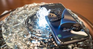 ผู้ใช้ Samsung Galaxy S7 และ Samsung Galaxy S7 edge หากไม่อยากให้เครื่องพัง ฟังทางนี้!