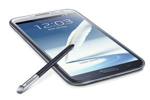 อุทาหรณ์! ชายหนุ่มถูกทำร้ายร่างกายหน้าป้อมตำรวจ โดนฉกมือถือไปต่อหน้าต่อตา