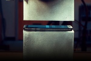 Samsung Galaxy S7 edge เจอแรงกดระดับ 400 ตัน จะเกิดอะไรขึ้นไปชมกัน?