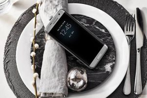 พร้อมวางจำหน่าย Samsung Galaxy S7 และ Samsung Galaxy S7 edge สีเงินไทเทเนียมแล้ววันนี้!