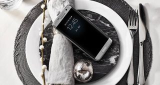 พร้อมวางจำหน่าย Samsung Galaxy S7 และ Samsung Galaxy S7 edge สีเงินไทเทเนียมแล้ววันนี้!