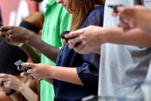 เช็คด่วน!! พฤติกรรมเข้าข่ายเป็น Nomophobia โรคขาดมือถือไม่ได้