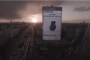 ทุ่มทุนสร้าง!! Samsung เปิดตัว Galaxy S7 edge ความสูงเท่าตึกหลายสิบชั้นในรัสเซีย