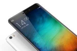 Xiaomi เตรียมผลิตสมาร์ทโฟนขอบจอโค้ง ใช้ชิป Snapdragon 823 พร้อม RAM 6GB