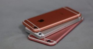 Apple จดสิทธิบัตรฉบับใหม่ ใช้หูฟังเชื่อมต่อกับ iPhone สื่อสารกันแบบ Walkie-Talkie