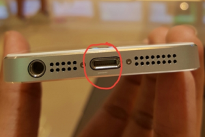 ซื้อสมาร์ทโฟนจาก AIS Shop ควรเช็คเครื่องให้เรียบร้อยก่อนจะเซ็นรับของ ไม่งั้นอาจเจอแบบนี้!