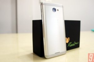 ตารางเปรียบเทียบสเปค Flash Plus 2 มาใหม่ RAM 3GB ROM 32GB กับรุ่นเดิม RAM 2GB ROM 16GB