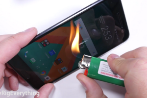 เผยคลิป! ทดสอบความแข็งแกร่งของ HTC 10  จะเกิดอะไรขึ้นมาดูกัน!