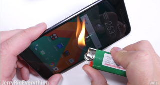เผยคลิป! ทดสอบความแข็งแกร่งของ HTC 10 จะเกิดอะไรขึ้นมาดูกัน!
