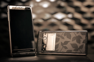 เปิดตัว Vertu Aster Leaf สมาร์ทโฟนสุดหรู ในโลกมีแค่ 100 เครื่องเท่านั้น!!