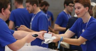 11 เรื่องราวสุดแปลก!! เกี่ยวกับการทำงานที่ Apple Store จากปากอดีตพนักงาน
