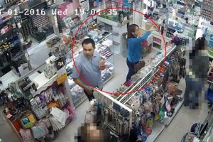 แชร์ด่วน!! เตือนภัยมิจฉาชีพบุกขโมย iPhone ถึงถิ่น! กล้องจับภาพเห็นหน้ากันแบบเต็มๆ