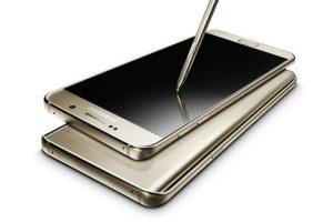 แฟนพันธุ์แท้ Samsung เสียความรู้สึก! เหตุ Galaxy Note 5 เครื่องเกิดความชื้นขึ้นมาดื้อๆ