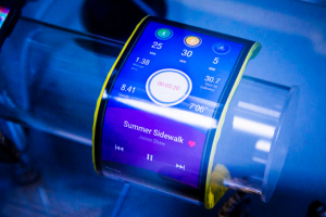 Lenovo เผยโฉมสมาร์ทโฟนม้วนเป็นสมาร์ทวอทช์ และแท็บเล็ตหน้าจอยืดหยุ่นพับครึ่งได้!