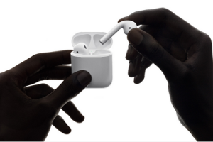 รวมภาพสุดฮา!! ล้อเลียน AirPods หูฟังไร้สายรุ่นใหม่ของ Apple