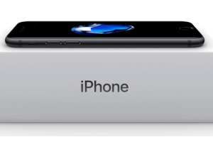 แชร์ว่อนเน็ต!! ภาพแกะกล่อง iPhone 7 และ iPhone 7 Plus สีดำเจ็ทแบล็ค