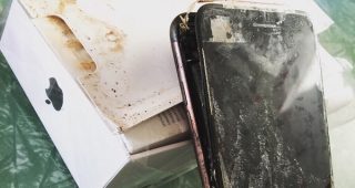 กำลังฮิต!! iPhone 7 Plus ระเบิดทำลายตัวเองระหว่างขนส่ง