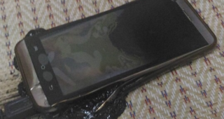 เจ้าเดิม!! มือถือ AIS LAVA ระเบิดตัวเองคากุฏิวัด ระหว่างชาร์จแบตเตอรี่