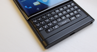 ไม่ไหวอย่าฝืน!! BlackBerry โบกมือลาธุรกิจสมาร์ทโฟน หลังประกาศเลิกผลิตอย่างเป็นทางการ
