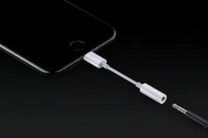 Apple แจงเหตุผล! คลายข้อสงสัยว่าเหตุใดถึงตัดช่องหูฟัง 3.5 มิลลิเมตรออก